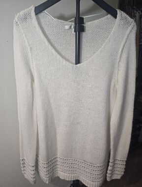LC Lauren Conrad Cream V-Neck Knit Sweater